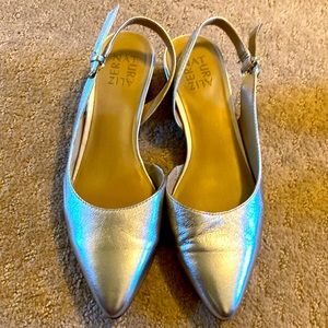 Naturalizer sz 8 silver flats
